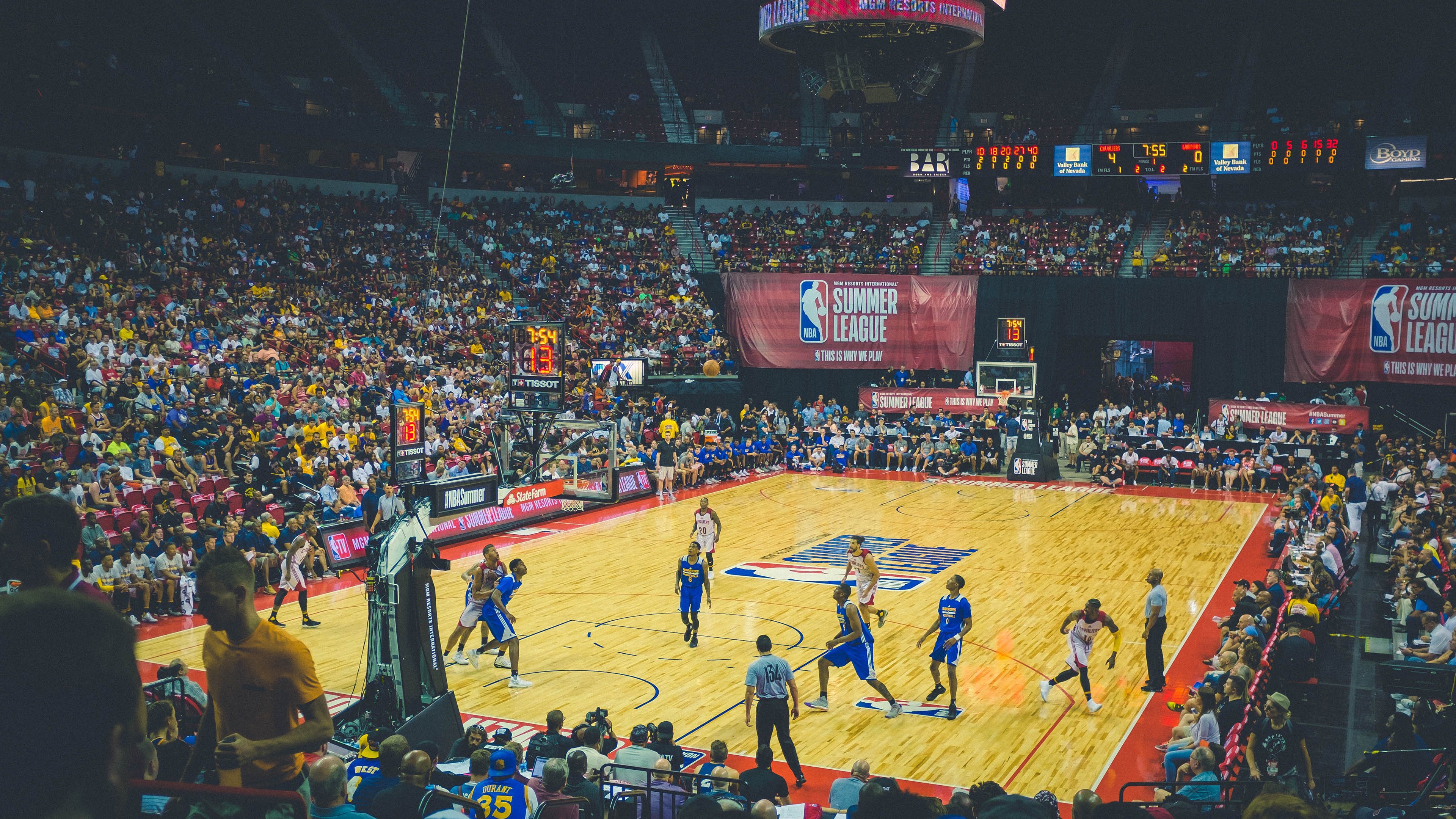 体坛奇幻夜,法甲加时鏖战、那不勒斯备战NBA、勒沃库森遭欧篮联压哨绝杀